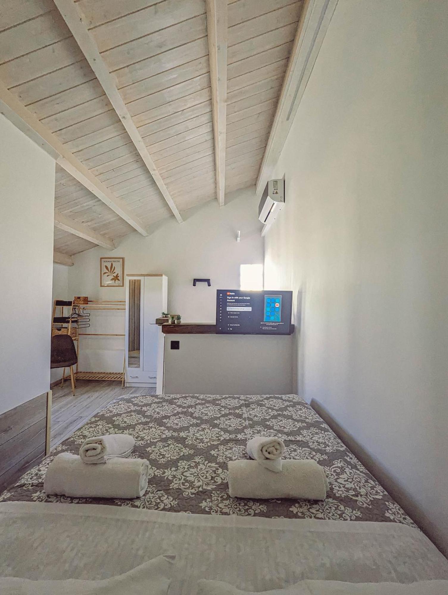 Ionian Pearl Apartments And Suites Corfu  Exteriör bild