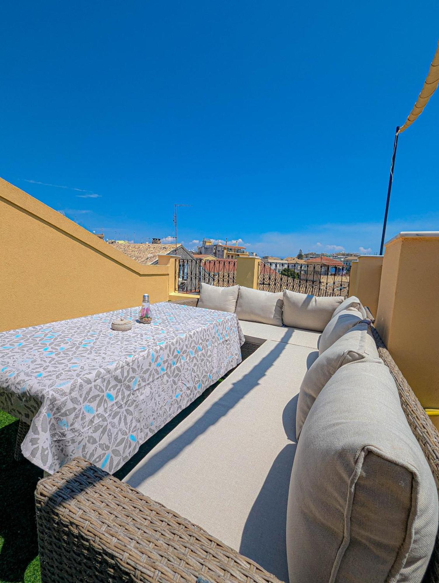 Ionian Pearl Apartments And Suites Corfu  Exteriör bild